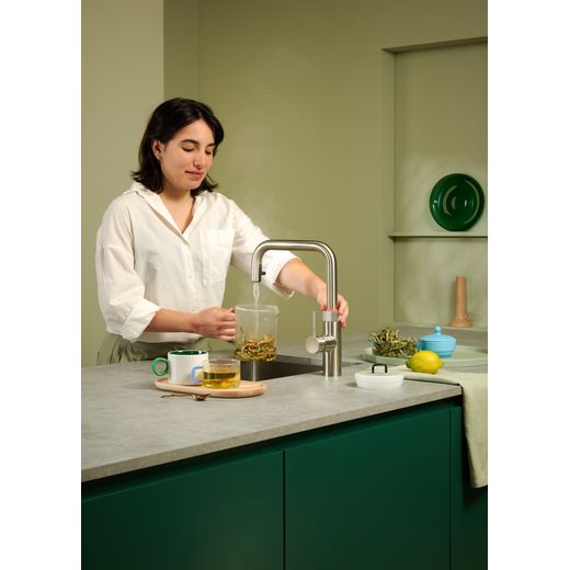 Quooker Flex Square - Stainless Steel - Using boiling water function